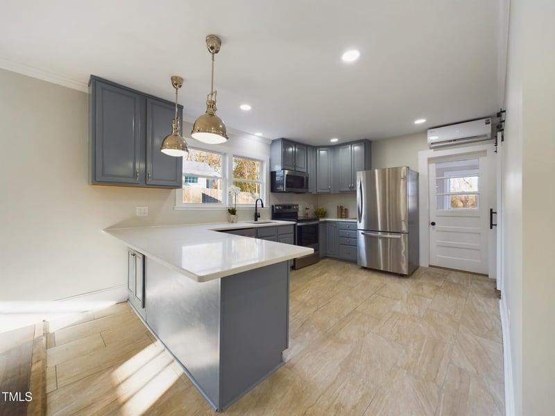 301 W Hill Ave S, Hillsborough, NC 27278