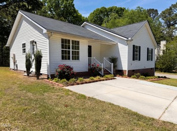 301 Hocutt Dr, Clayton, NC 27520