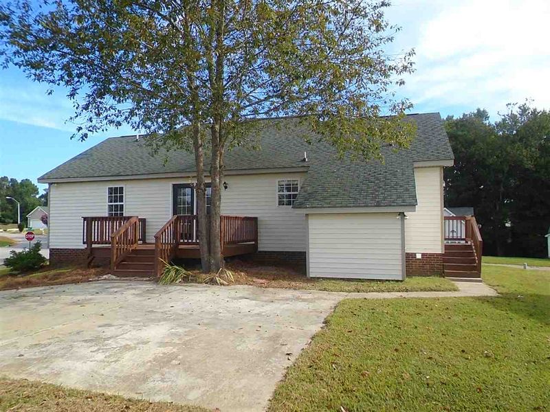 301 Hunter Way, Clayton, NC 27520