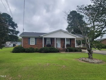 301 Isabella St, Coats, NC 27521