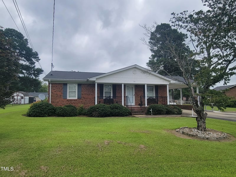 301 Isabella St, Coats, NC 27521