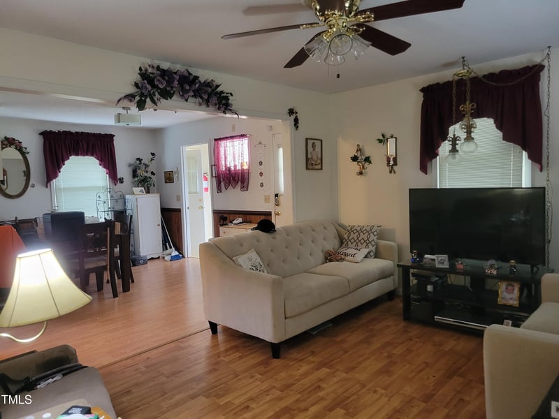 301 Isabella St, Coats, NC 27521