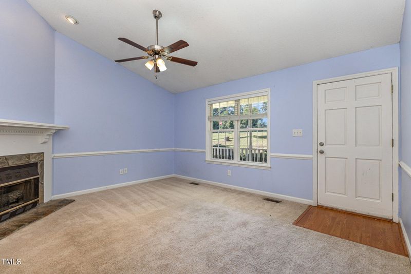301 S Landing Dr, Clayton, NC 27520