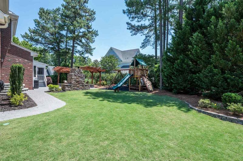 301 Lynden Valley Ct, Cary, NC 27519