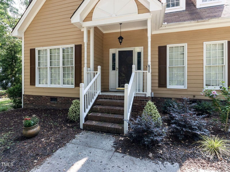 301 Monterey Ct, Benson, NC 27504
