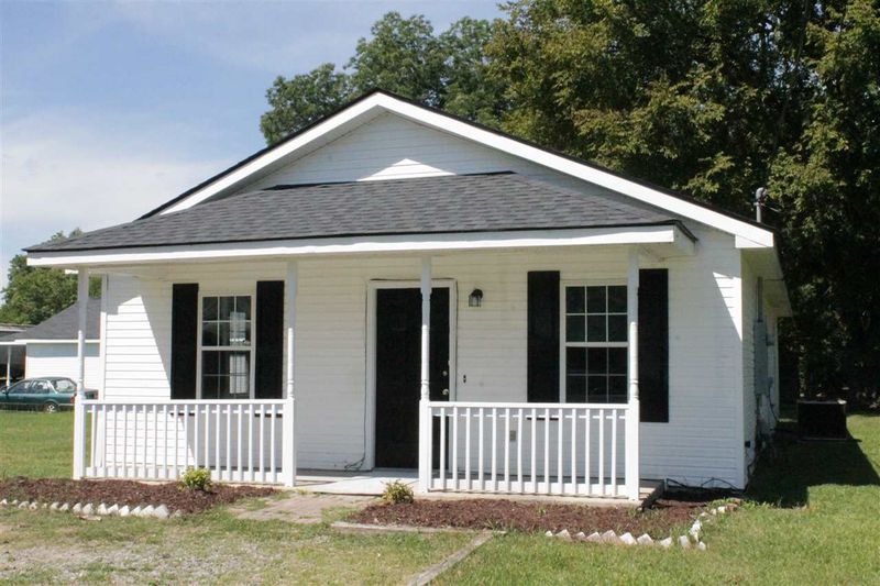 301 Moore St, Four Oaks, NC 27524