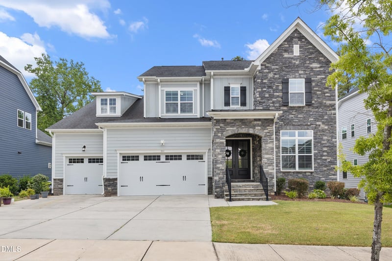 301 Mystic Quartz Ln, Holly Springs, NC 27540