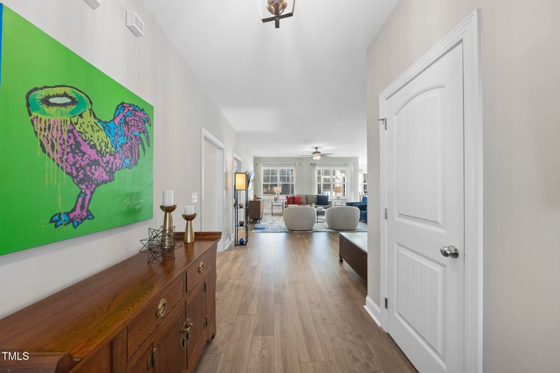 301 Oakhaven Dr, Holly Springs, NC 27540