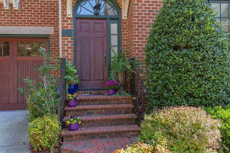 301 Old Franklin Grove Dr #8, Chapel Hill, NC 27514