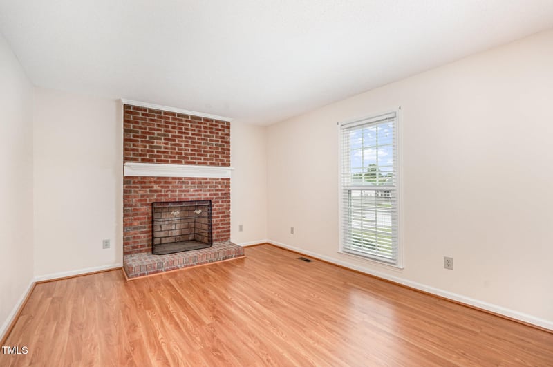 301 Pineview Dr, Zebulon, NC 27597