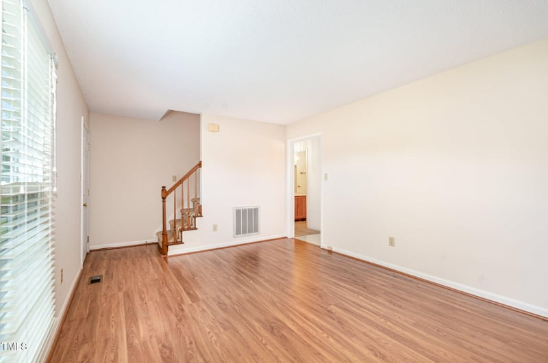 301 Pineview Dr, Zebulon, NC 27597