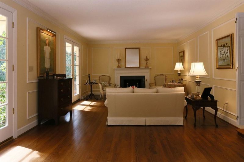 301 Ramblewood Dr, Raleigh, NC 27609
