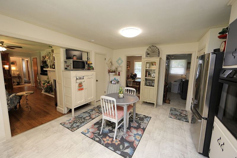 301 Rotary Dr, Zebulon, NC 27597