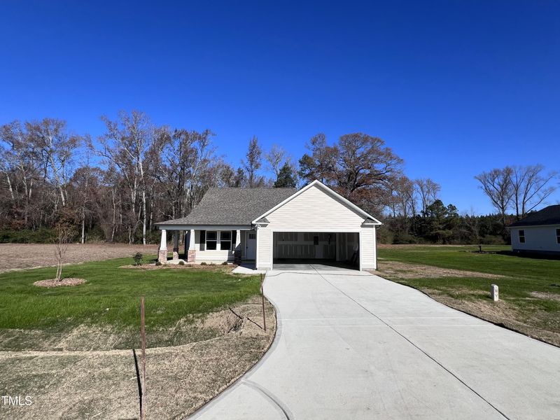 301 Sandcastle Ln, Four Oaks, NC 27524