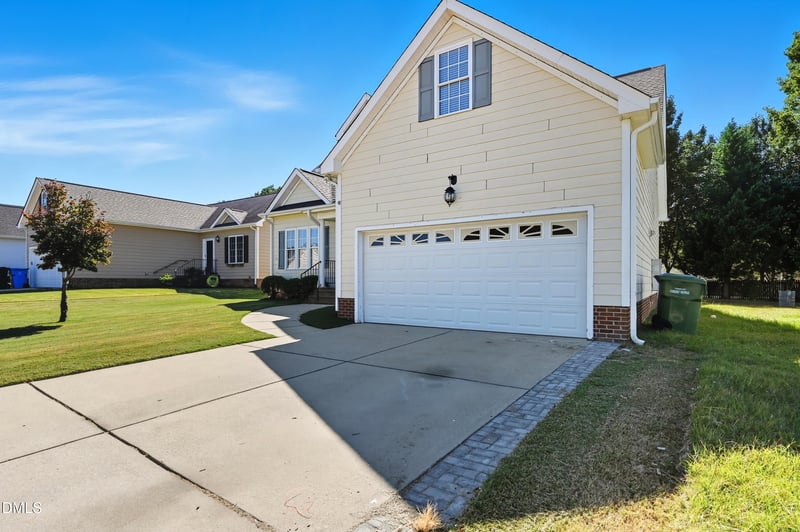 301 Santee Cir, Fuquay Varina, NC 27526