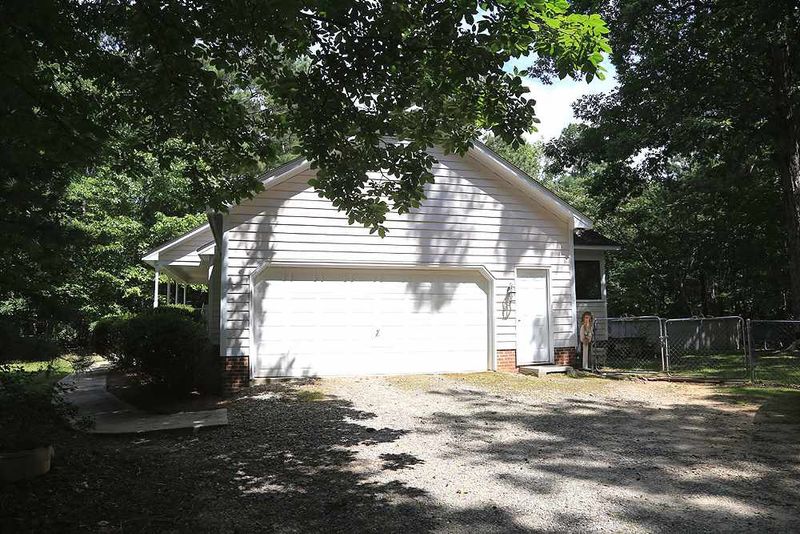 301 Shelby Ct, Clayton, NC 27527