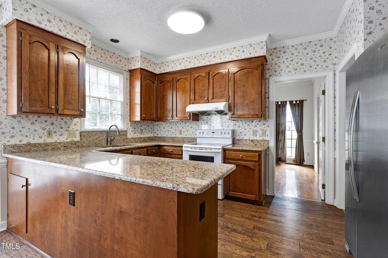 301 Silvercliff Trl, Cary, NC 27513