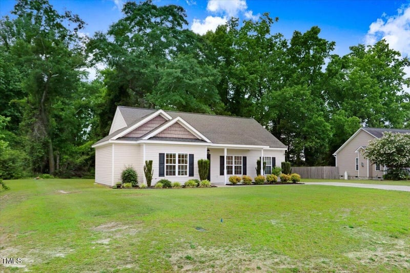 301 Stillwater Creek Dr, Goldsboro, NC 27534