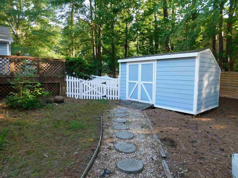 301 Tripp Farm Rd, Chapel Hill, NC 27516