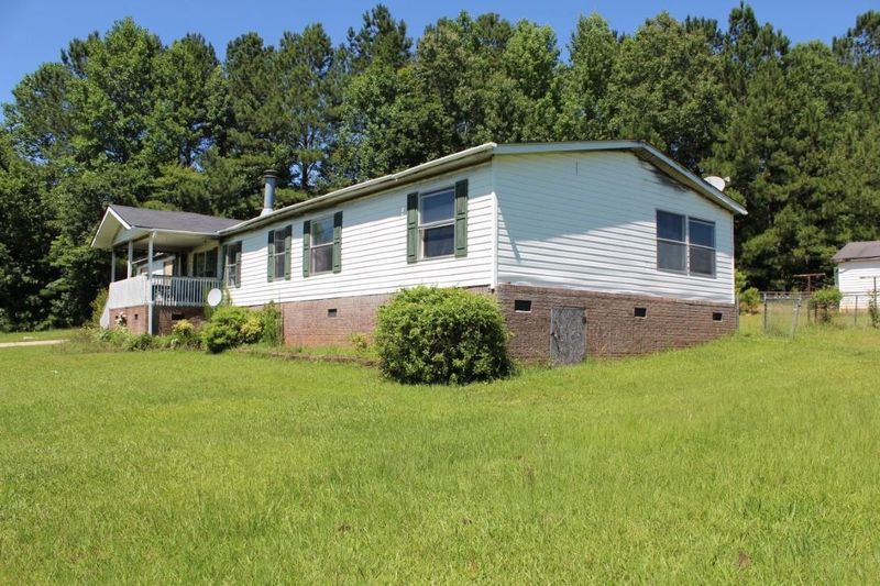 301 Twin Creek Dr, Smithfield, NC 27577