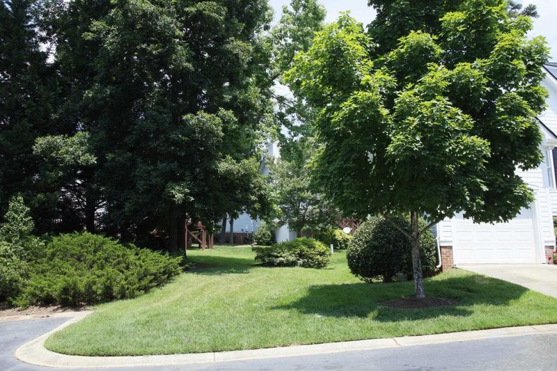 301 Vinca Cir, Cary, NC 27513
