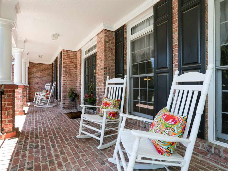 301 Wayfield Ln, Cary, NC 27518