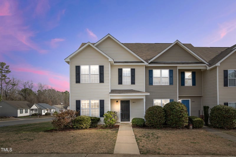 301 Whitehall Ct, Clayton, NC 27520