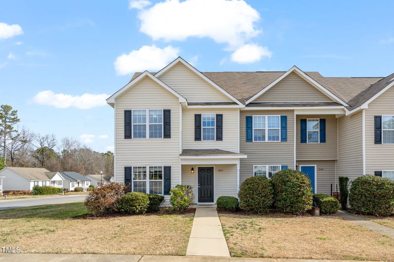 301 Whitehall Ct, Clayton, NC 27520