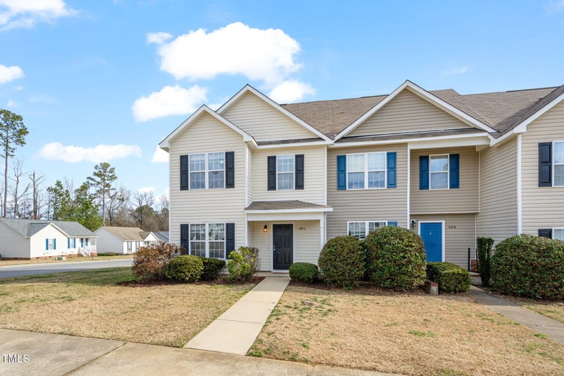 301 Whitehall Ct, Clayton, NC 27520
