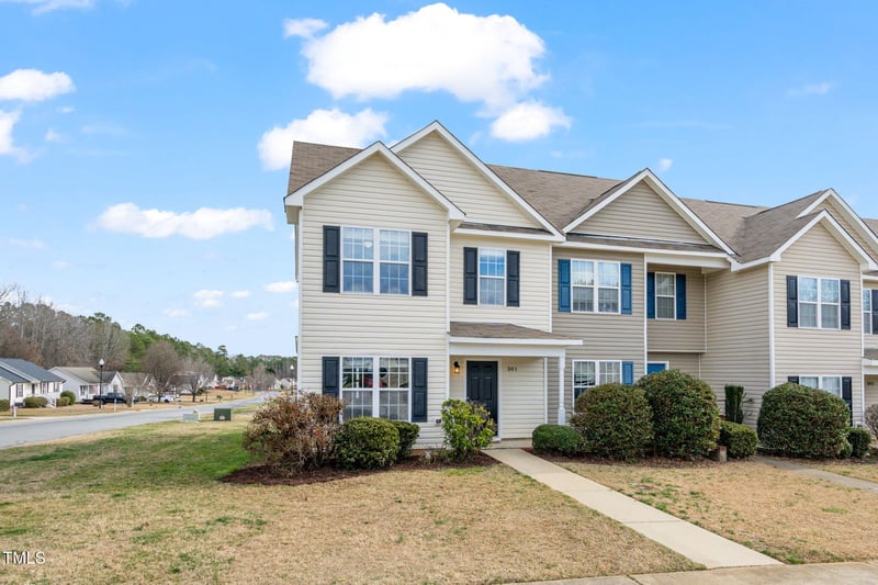 301 Whitehall Ct, Clayton, NC 27520