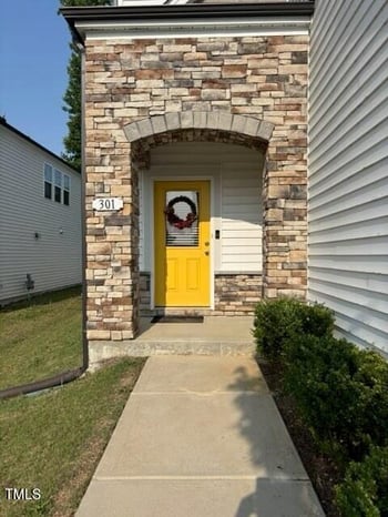 301 Wilbur Lake Dr, Fuquay Varina, NC 27526