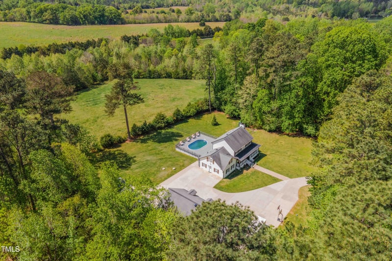 3010 Blueberry Ln, Chapel Hill, NC 27516