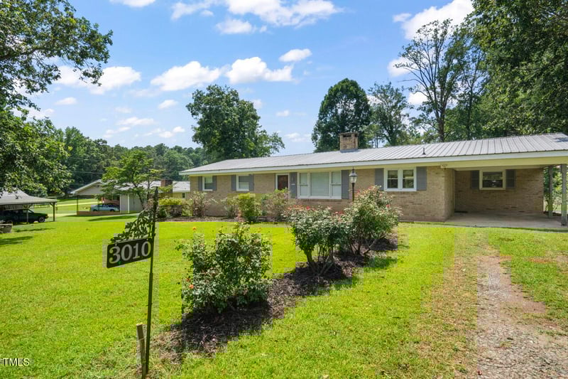 3010 Currituck Dr, Sanford, NC 27332