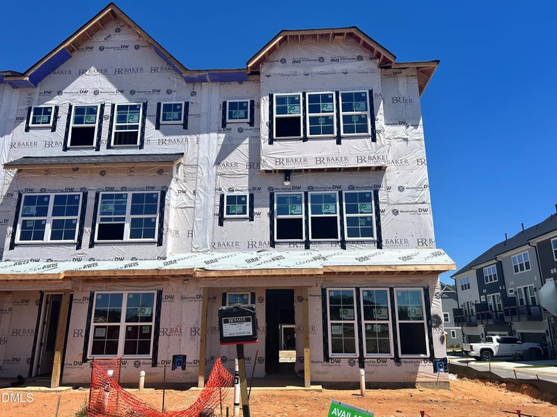 3010 White Rail Dr, Fuquay Varina, NC 27526