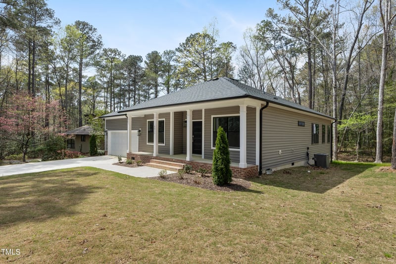 3011 Bourbon St, Sanford, NC 27332