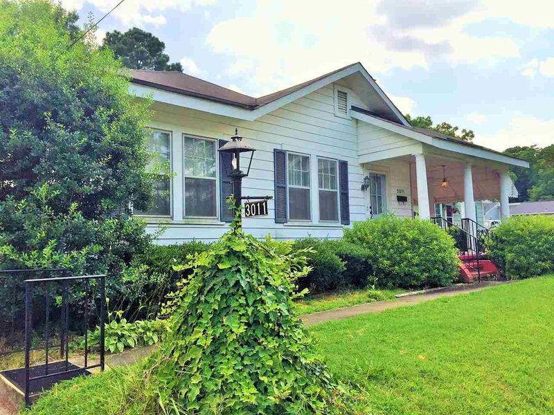 3011 Woods Pl, Raleigh, NC 27607