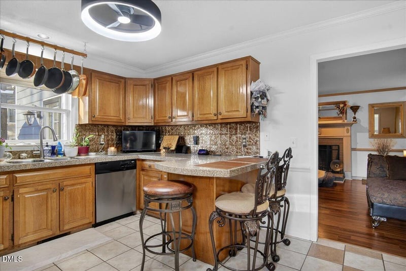 3013 Chippendale Rd, Raleigh, NC 27604