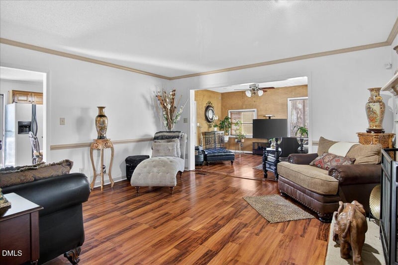 3013 Chippendale Rd, Raleigh, NC 27604