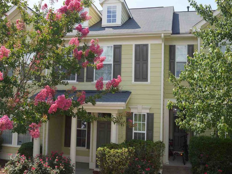 3013 Freeport Dr, Cary, NC 27519
