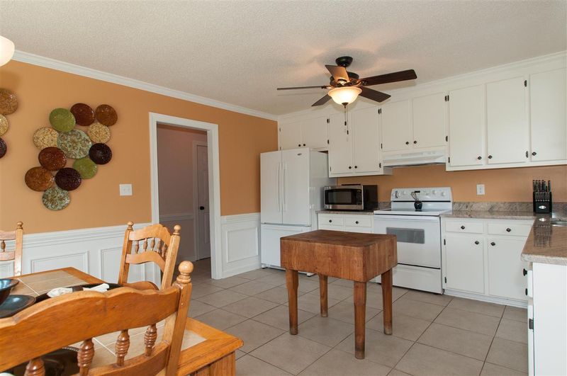 3013 Lindsay Dr, Garner, NC 27529