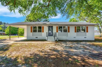 3014 Akron Dr, Hope Mills, NC 28348