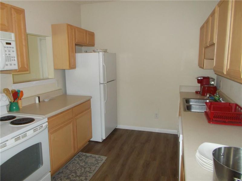 3015 Winston Dr #103, Burlington, NC 27215