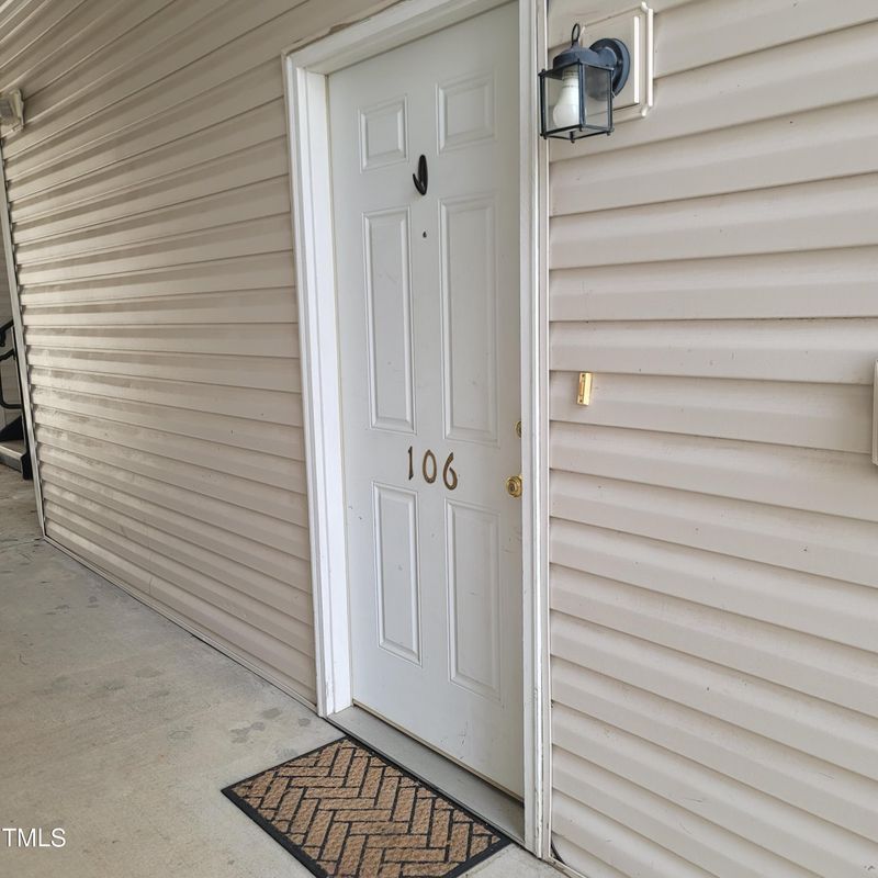 3015 Winston Dr #106, Burlington, NC 27215