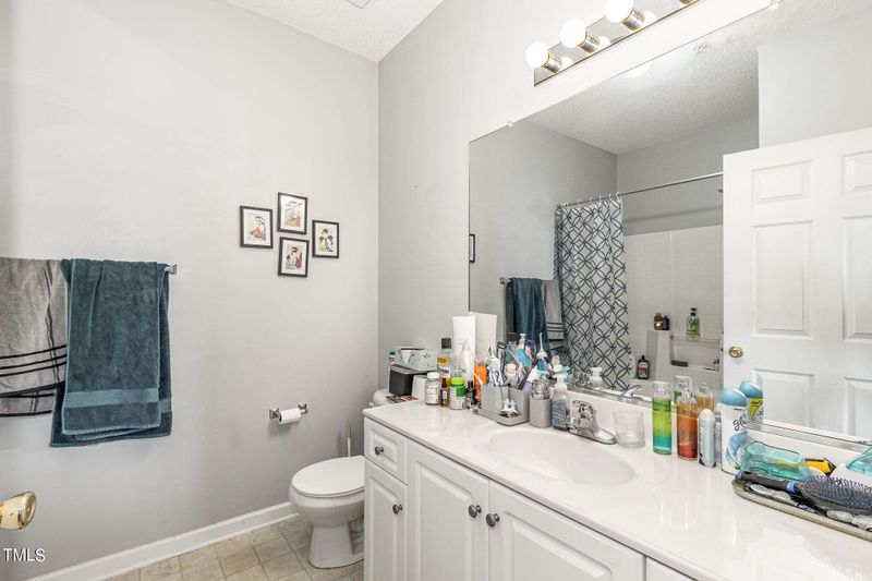 3015 Winston Dr #115, Burlington, NC 27215