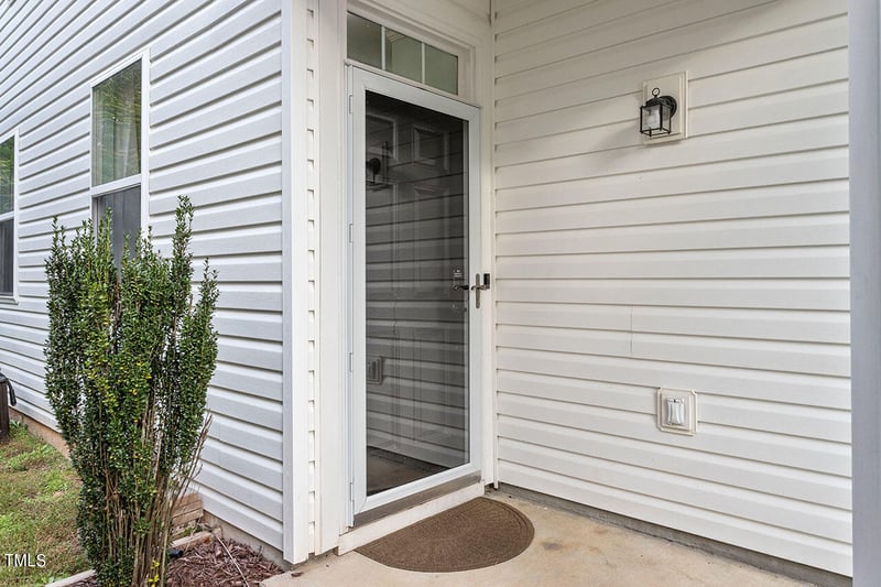 3016 Remington Oaks Cir, Cary, NC 27519