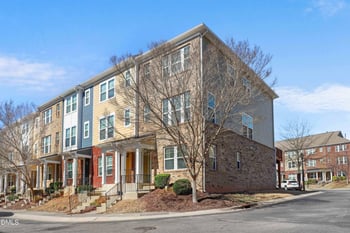 3017 Summerhouse Rd, Cary, NC 27519