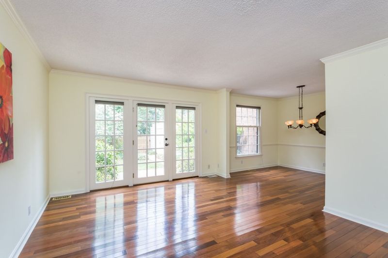3019 Wycliff Dr, Raleigh, NC 27607