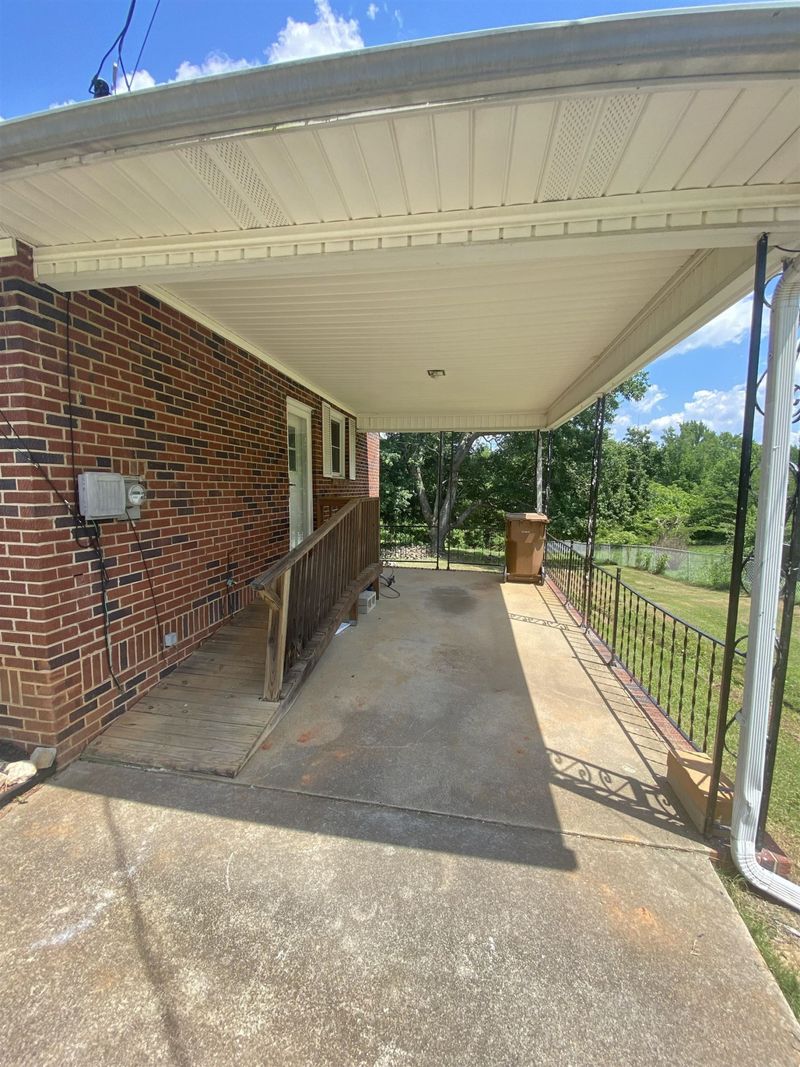 302 Allgood St, Roxboro, NC 27574