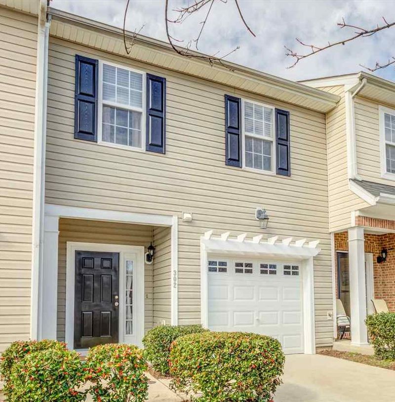 302 Anterbury Dr, Apex, NC 27502