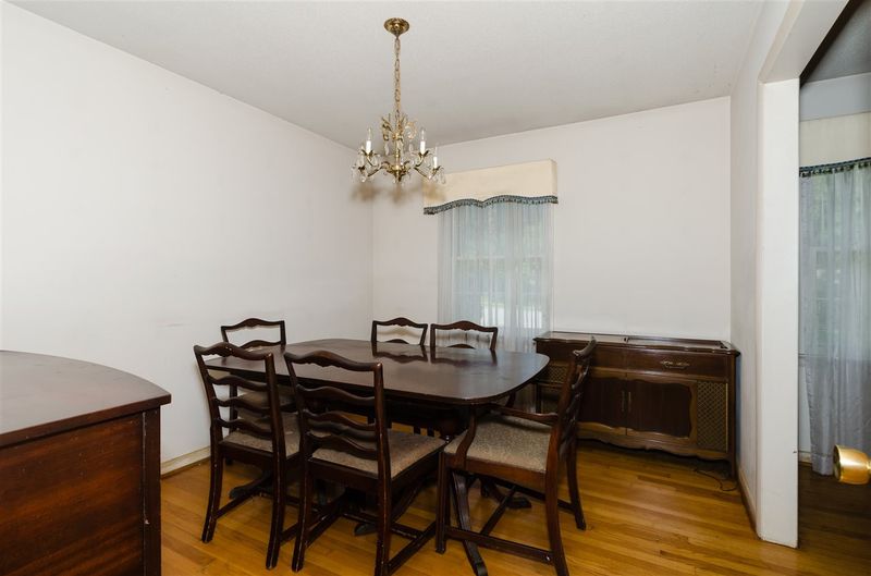 302 Arrundale Dr, Cary, NC 27511